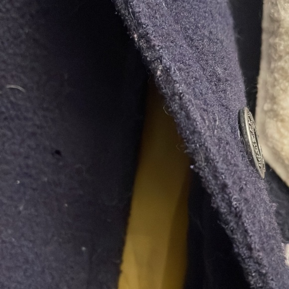 Guess jacket size 4T - Picture 4 of 5